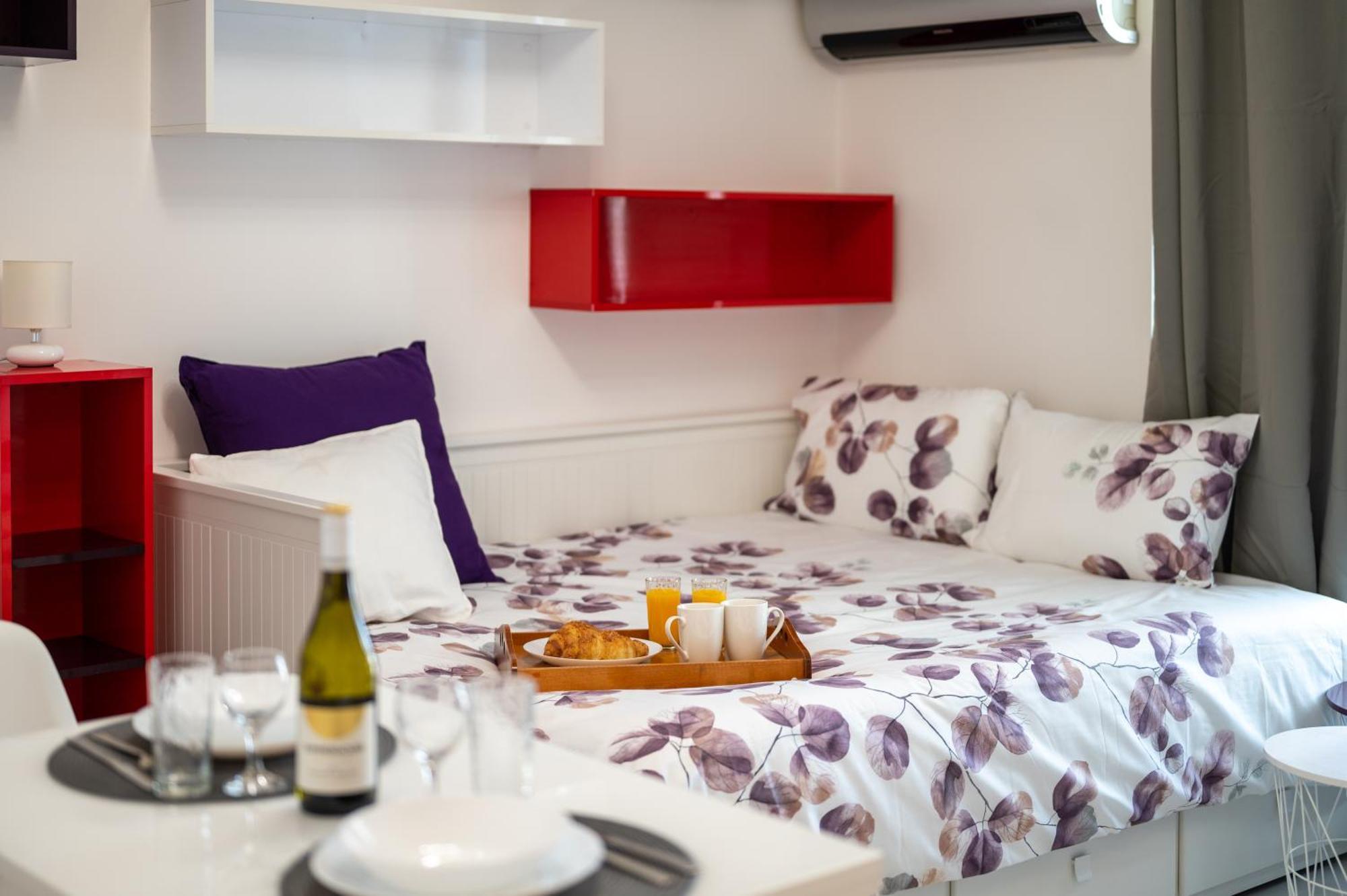 Colorful Studio With Balcony - Free Parking Apartment Sofia Exterior photo