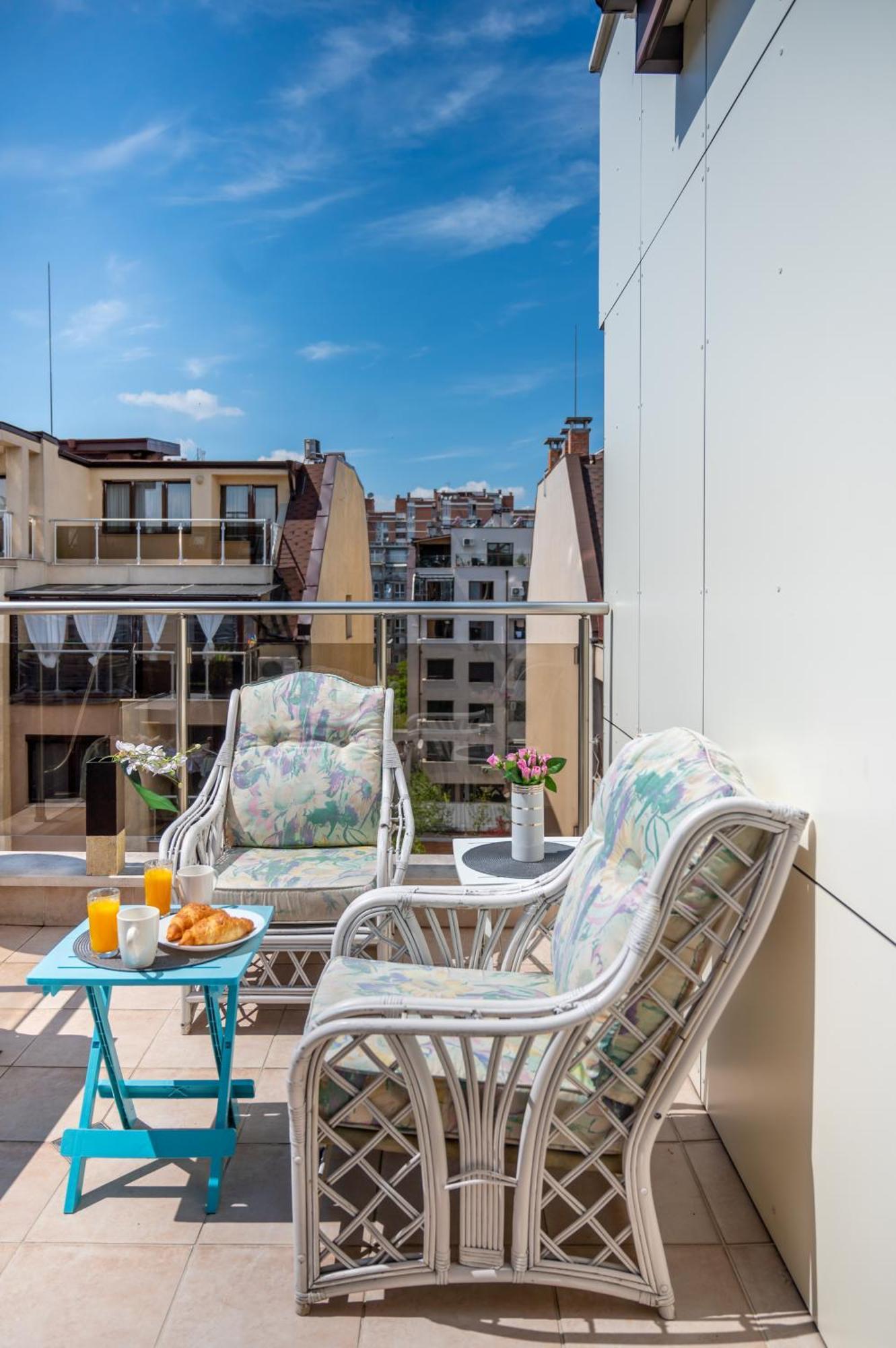 Colorful Studio With Balcony - Free Parking Apartment Sofia Exterior photo