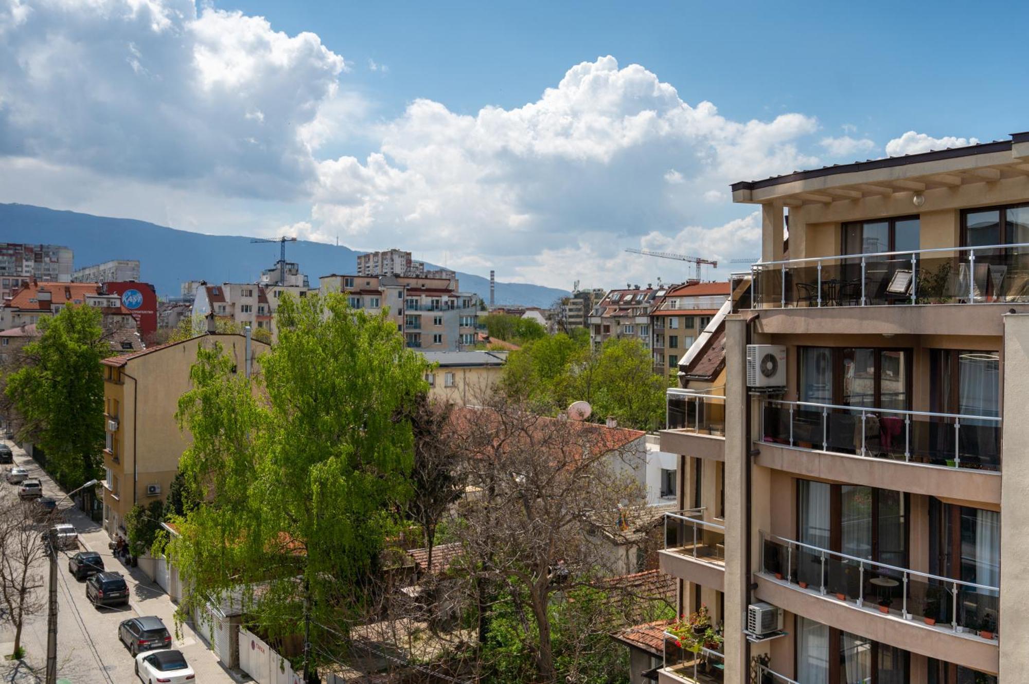 Colorful Studio With Balcony - Free Parking Apartment Sofia Exterior photo